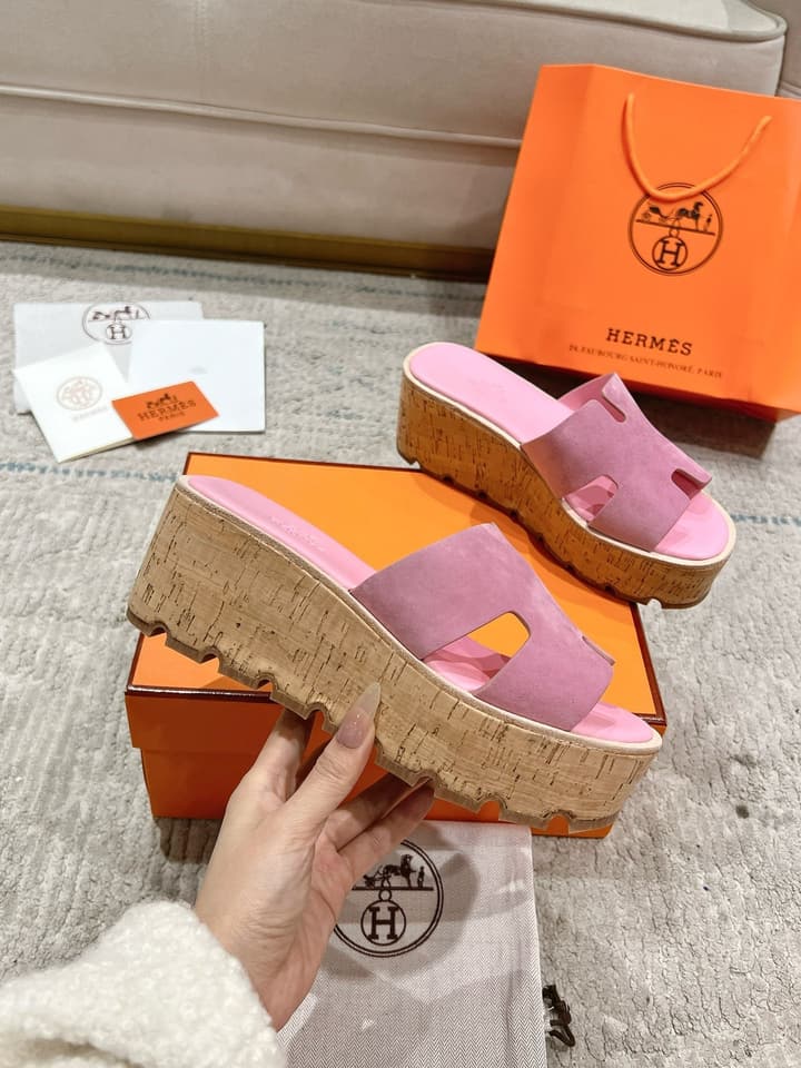 Hermès 2024 Spring/Summer Wedge Sandals – 2024 Spring/Summer Collection in White Leather