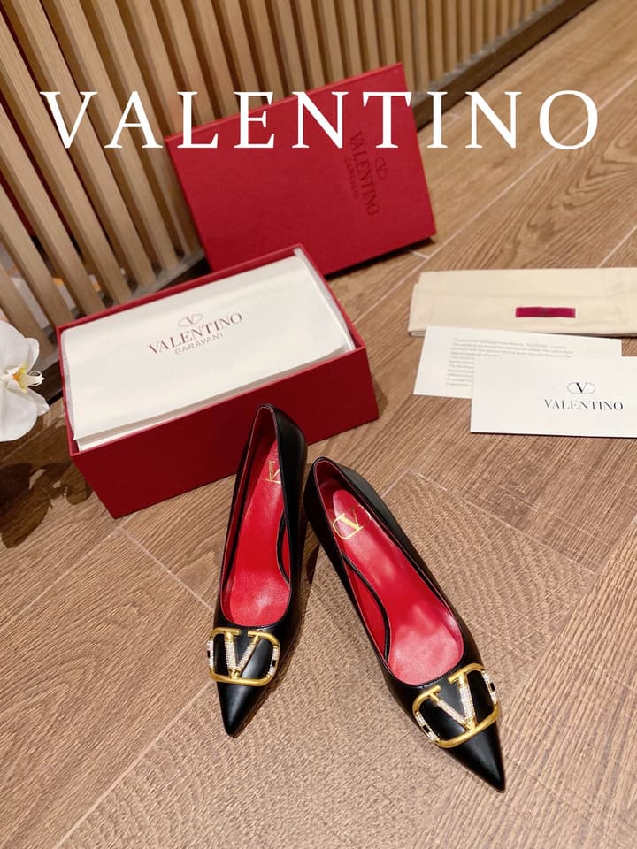Valentino VLogo Signature Crystal Pumps – 2022 Collection in Black Patent Leather