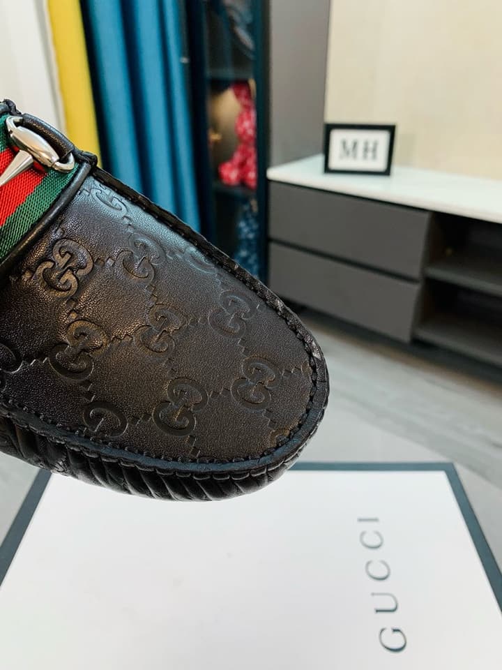 Gucci Men's Embossed Leather Driving Shoes in Brown Leather Loafer