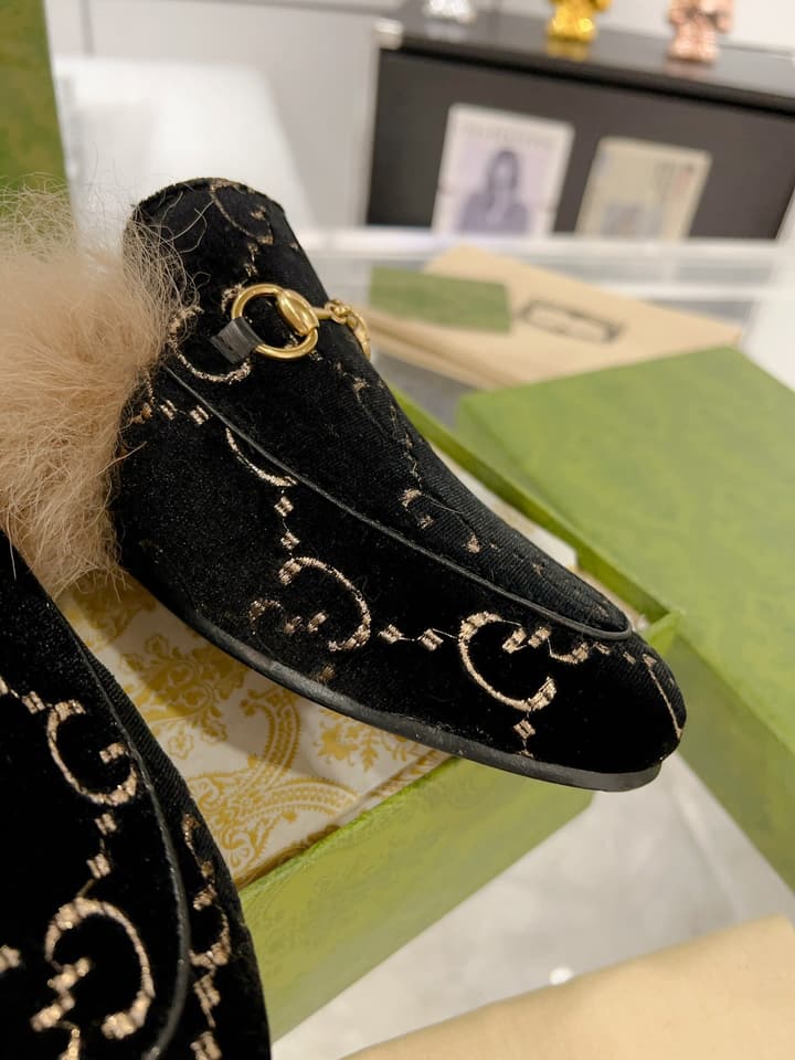 Gucci Toscana Sheepskin Loafers in Black Patent Embossed With Tan Shearling