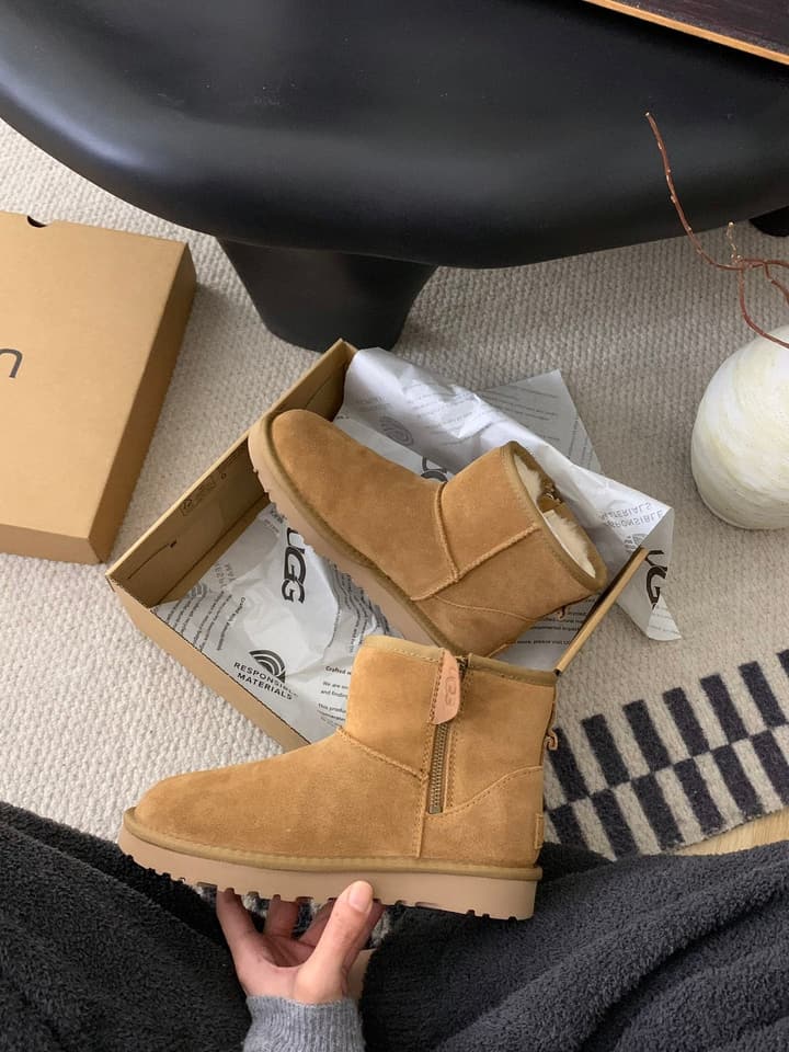 UGG Zipper Classic Thin-Soled Boots in Chestnut