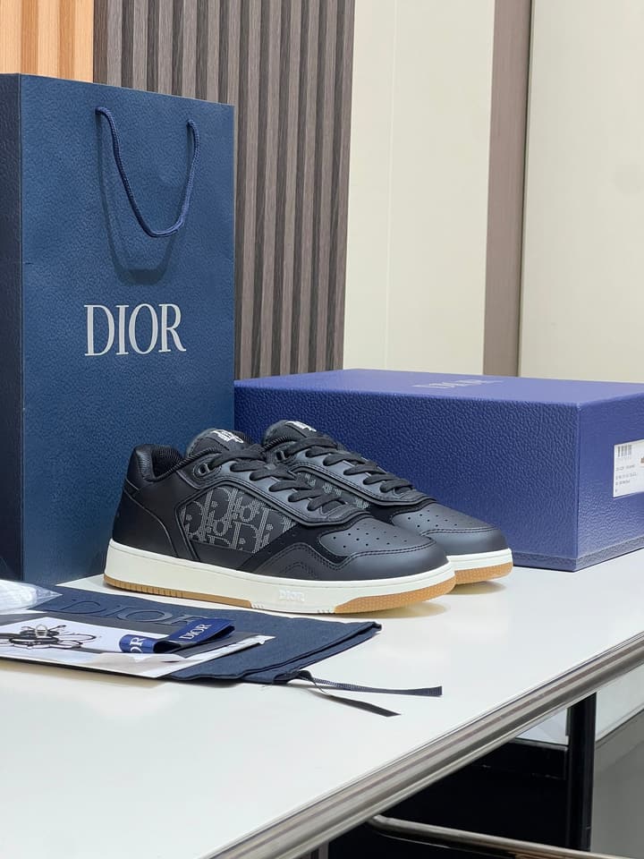 Dior B27 Couple's Sneakers – 2025 Collection in All Black With White Sole