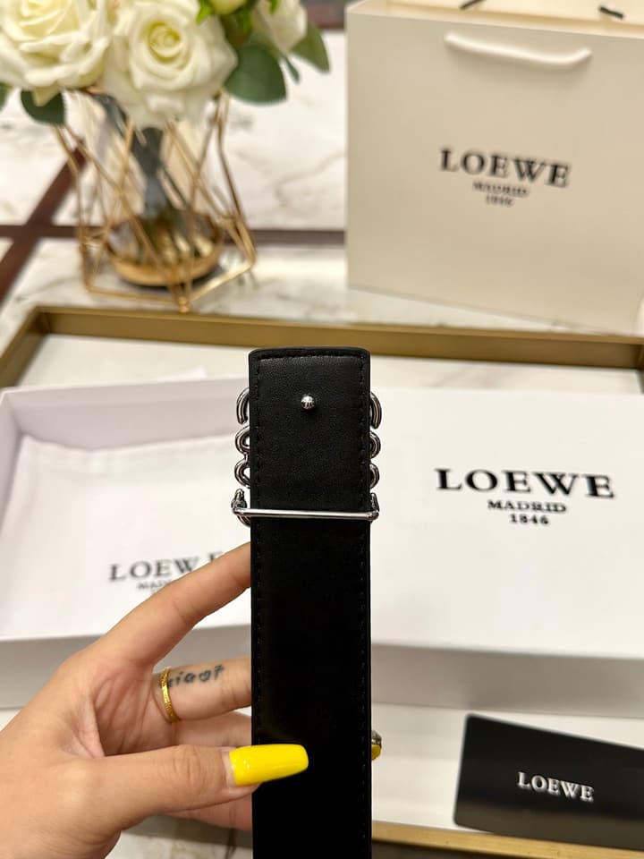 Loewe Classic Leather Belt – 4.0cm in Black With Gold Flat Buckle