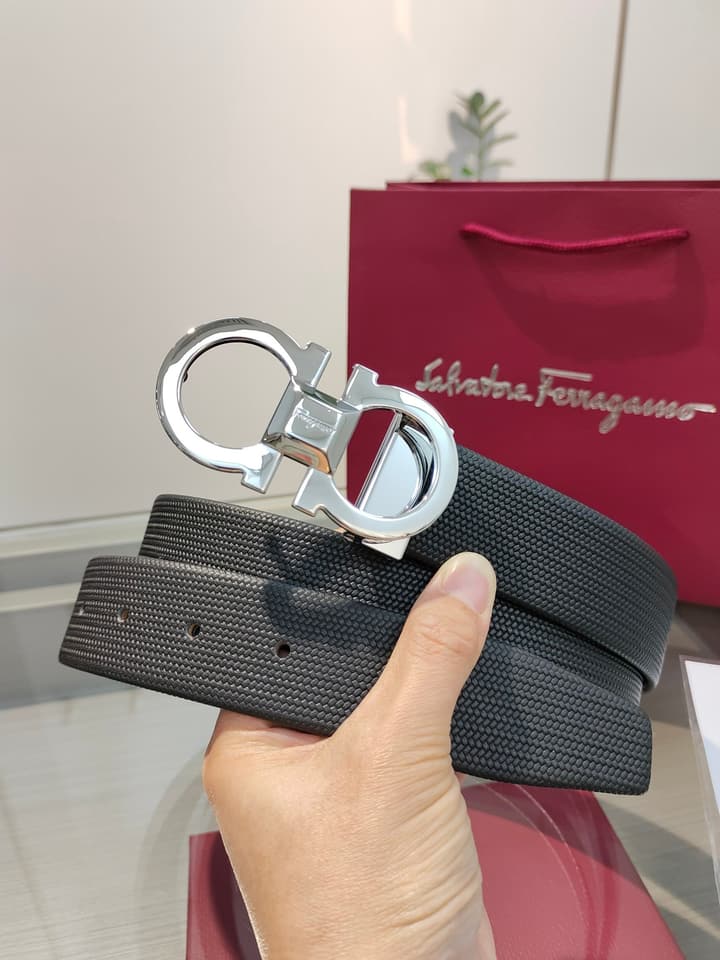 Ferragamo Reversible Leather Belt with Copper Buckle in Dark Leather With Black Buckle