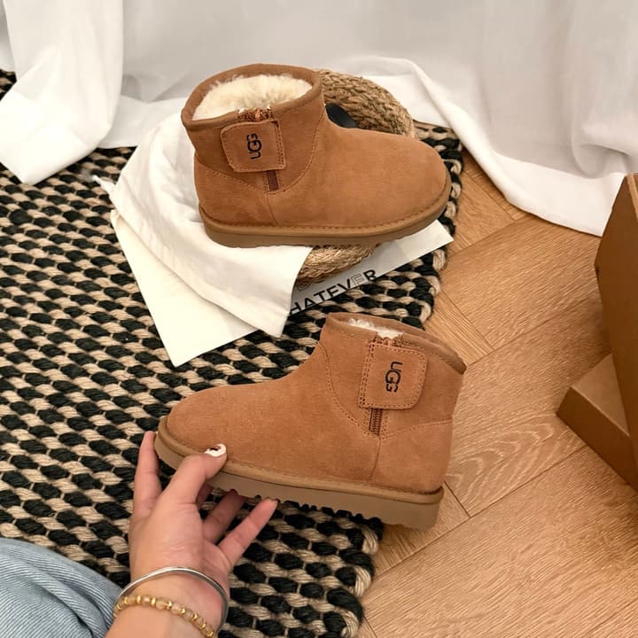 UGG Kids Small Ear Chelsea Boots – Kids Collection in Classic Tan Suede