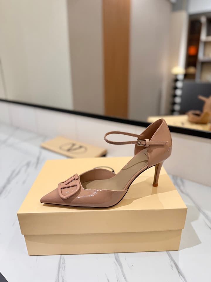 Valentino Garavani VLogo Signature Slingback Sandals in Black