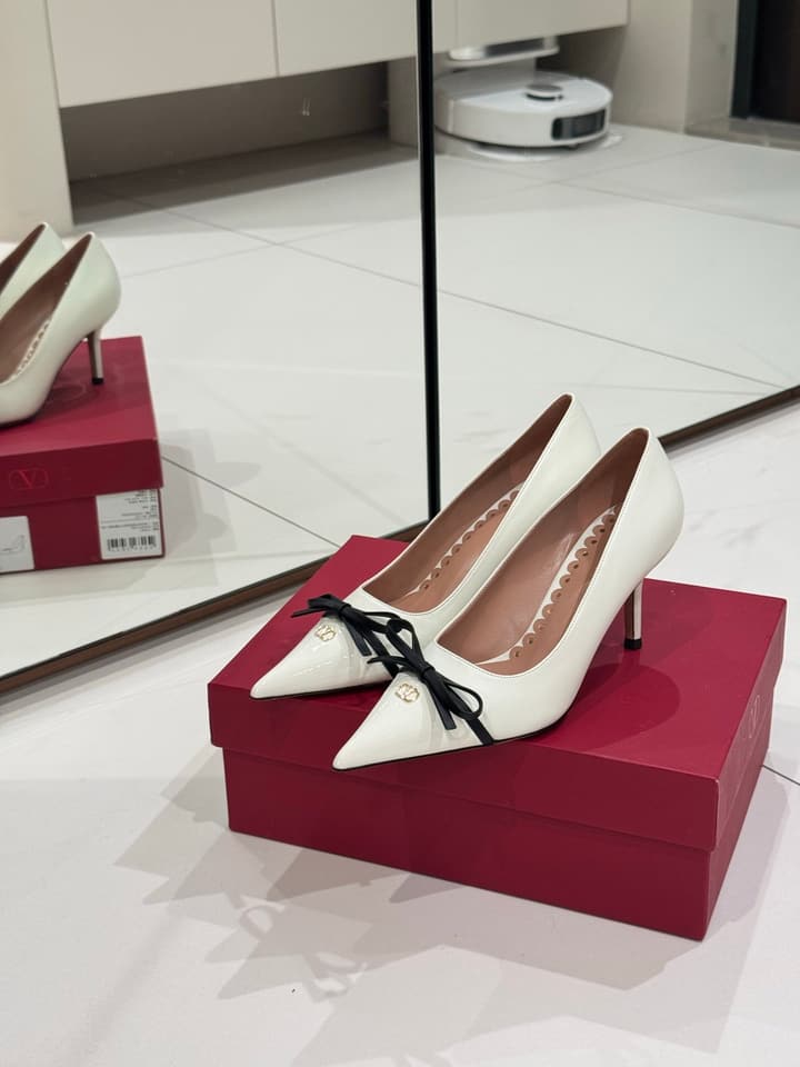 Valentino Bow-Detail High Heels in Black With White Bow