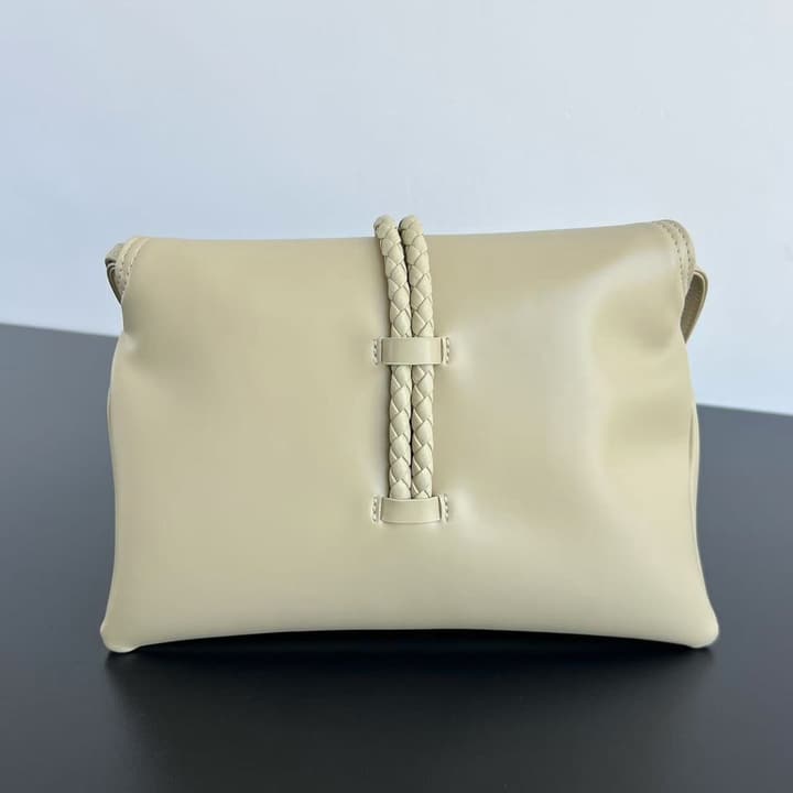 Bottega Veneta Small Liberta Handbag – 24FW in Classic Black