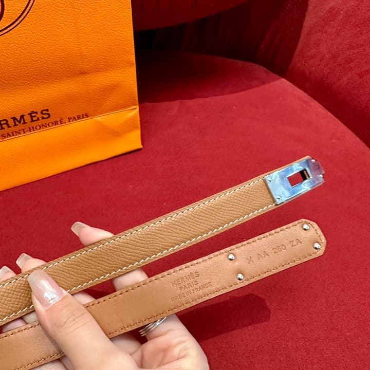 Hermès Kelly Epsom Leather Belt in Tan With Gold Hardware