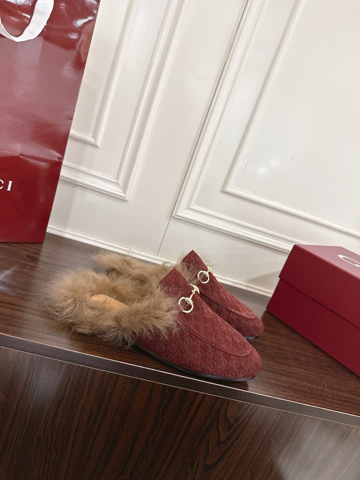 Gucci Tuscan Wool Loafers – Autumn/Winter Must-Have in Beige Gg Monogram With Tan Fur