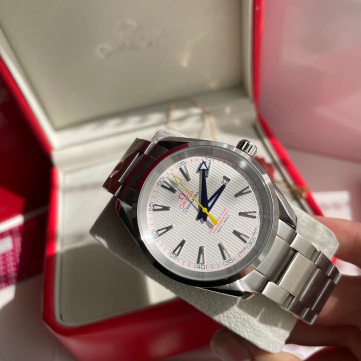 Omega Seamaster Aqua Terra 150 Co-Axial Master Chronometer 41mm in White Dial Steel Bracelet