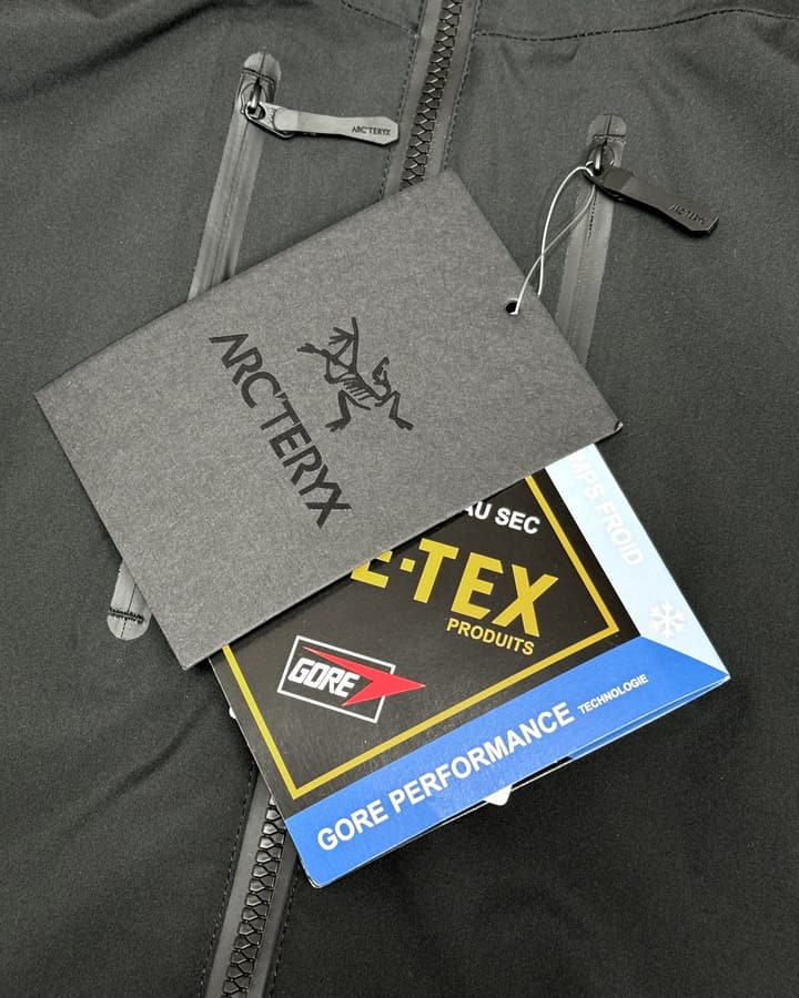 Arc'teryx Beta Down Insulated Jacket M in Obsidian Black