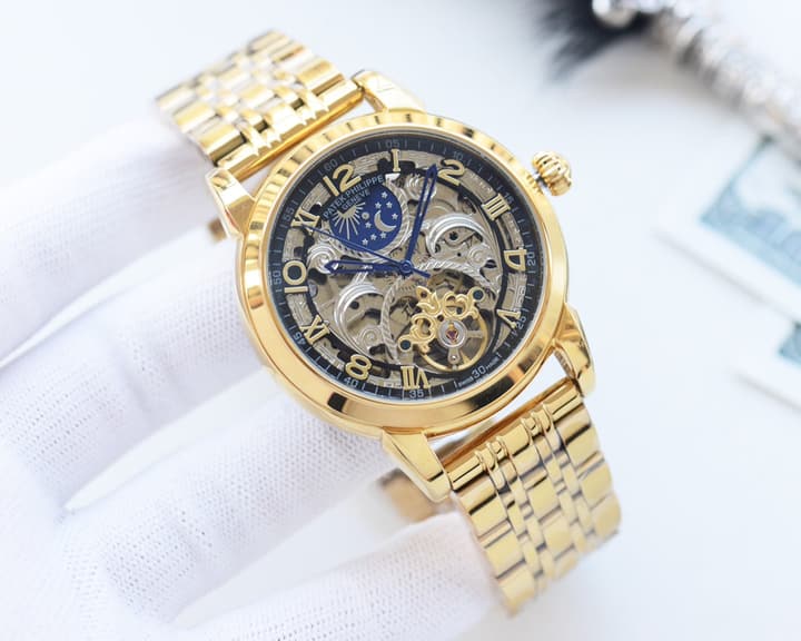 Patek Philippe Men's Automatic Watch in Gold