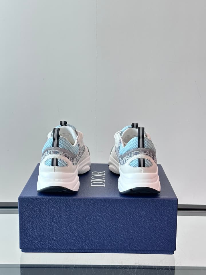 Dior B22 Retro Jogging Sneakers in Black And White Oblique