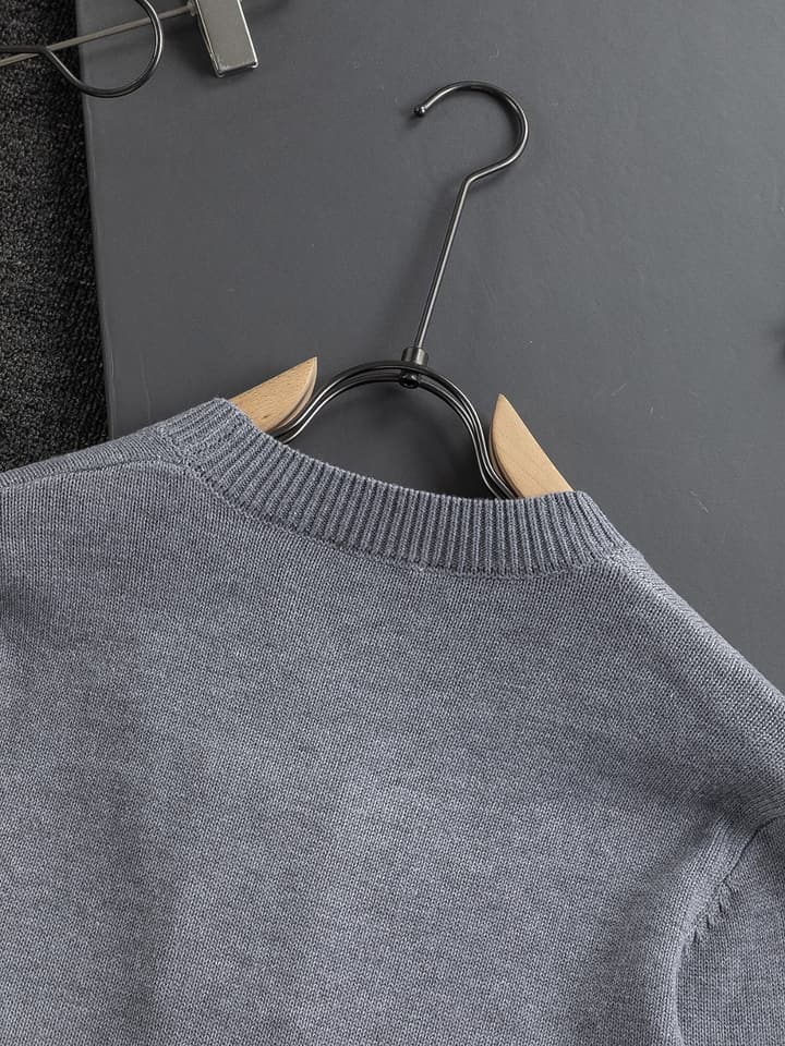Burberry Equestrian Knight Jacquard Sweater – 25SS in Grey With White Logo