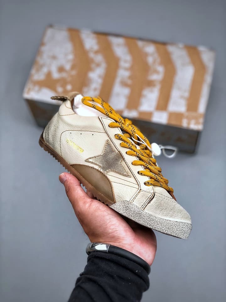 Golden Goose Distressed German Army Trainers – 25SS in Brown