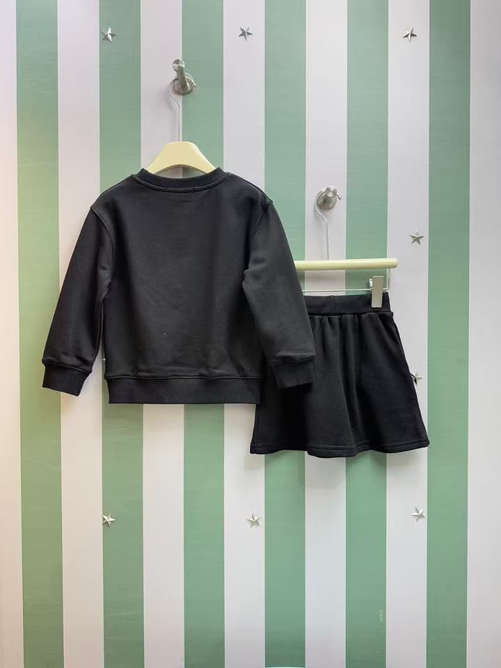 Louis Vuitton Kids Crewneck Sweatshirt and Skirt Set – 2025FW – Kids Collection in Black Set