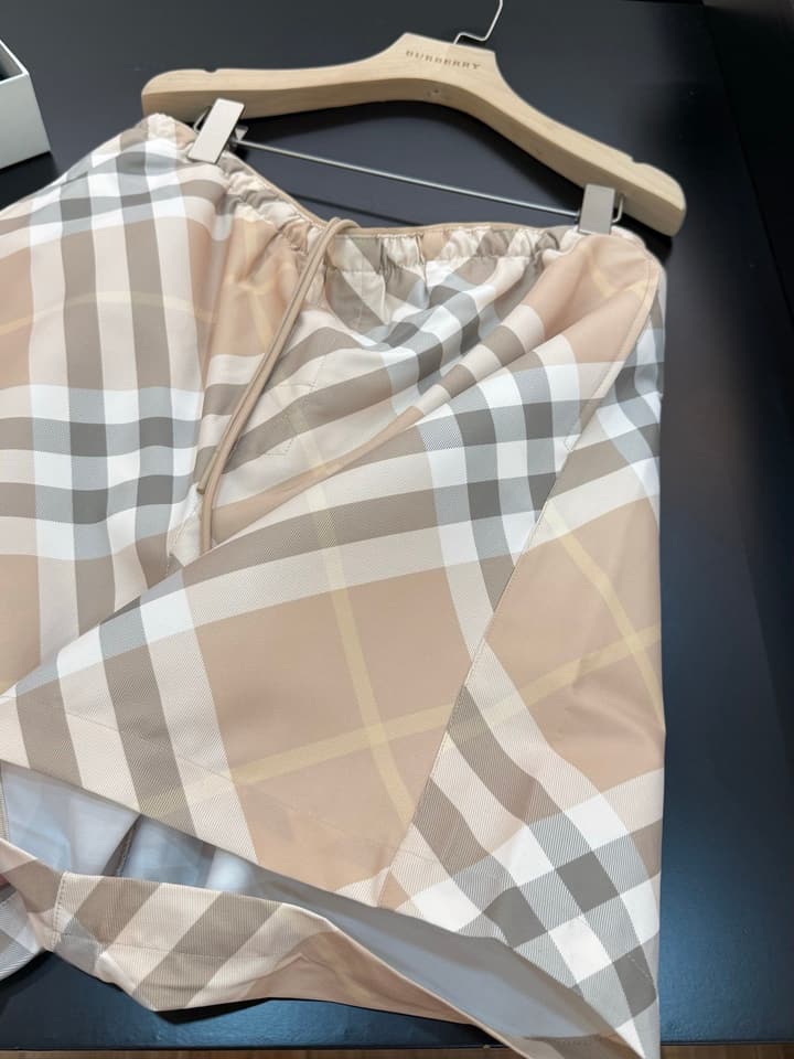 Burberry Diagonal Check Swim Shorts in Apricot
