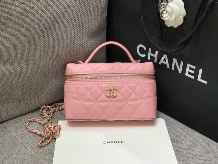 Chanel Grained Calfskin Chain Clutch – Cruise Collection – 25C