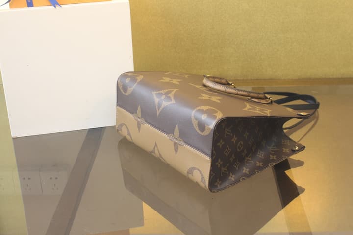Louis Vuitton Onthego Monogram Tote Bag in Monogram Reverse/monogram Canvas Tote