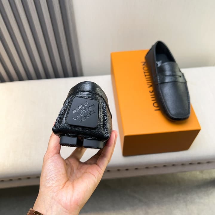 Louis Vuitton Pebbled Leather Driving Shoes in Black Textured Leather