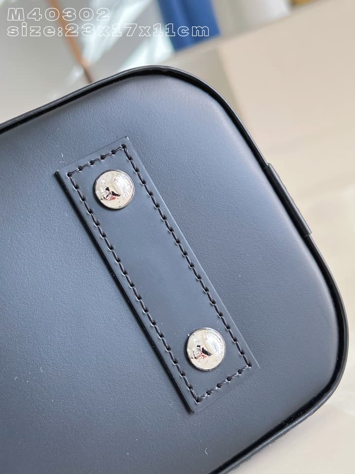 Louis Vuitton Alma BB Handbag in Black Epi Leather With Logo Strap