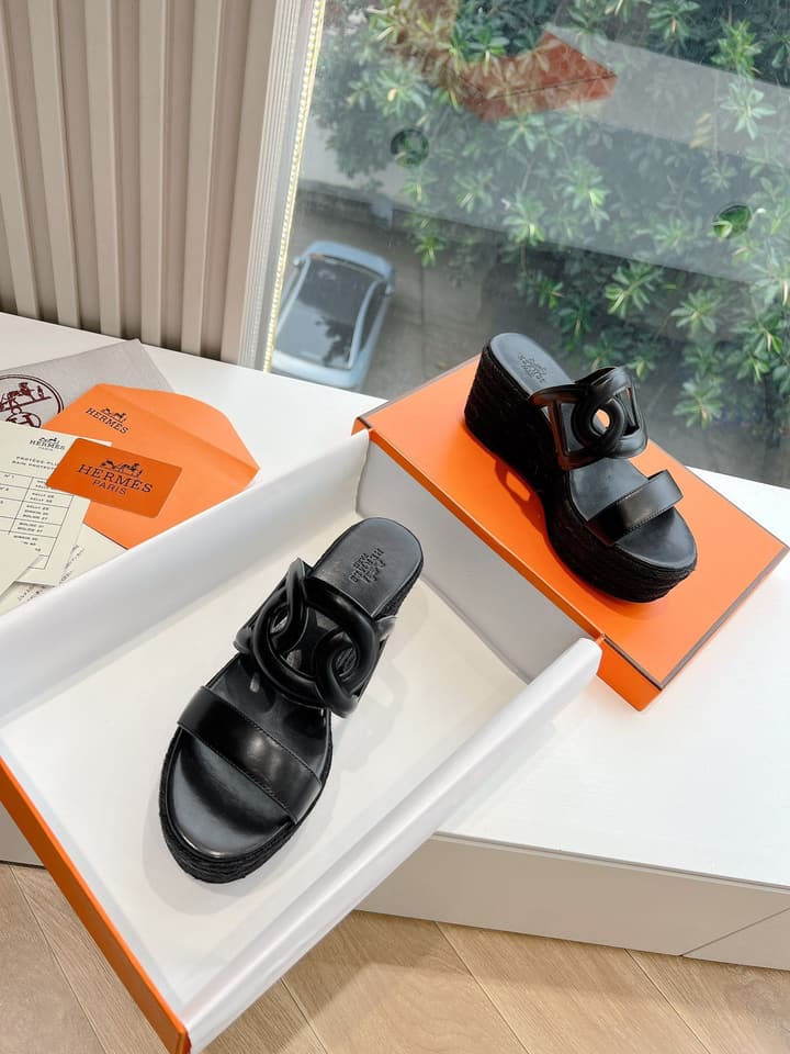 Hermès Wedge Sandals – Spring/Summer 2024 Collection in Black
