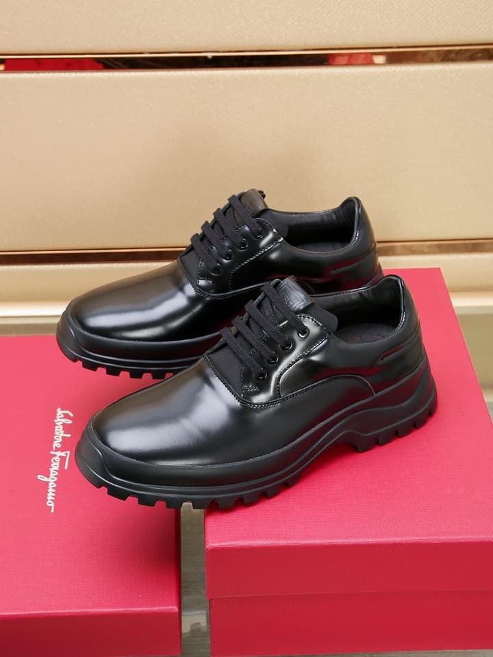 Ferragamo Business Leather Dress Shoes in Shiny Black Leather Derby