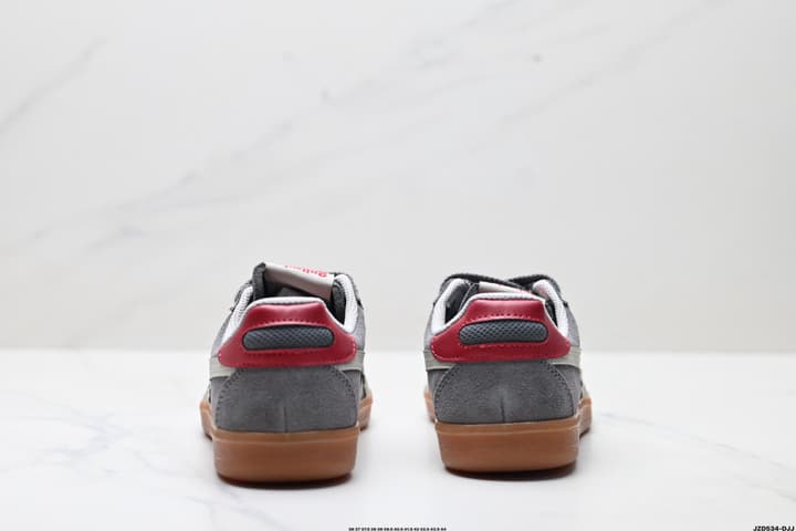 Asics Onitsuka Tiger Tokuten Retro Low-Top Sneakers in Cream Upper With Black Stripes And Black Sole