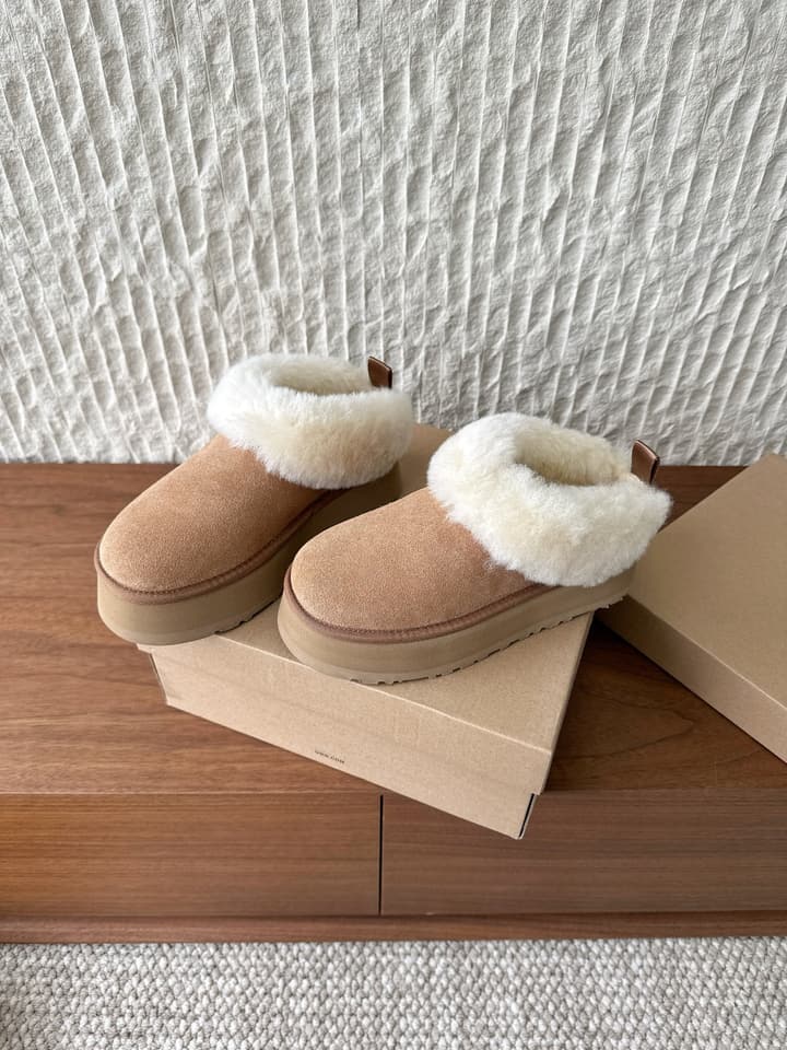 UGG Sheepskin Fur-Lined Slippers – Autumn/Winter Collection in Tall Light Pink With Cream Fur