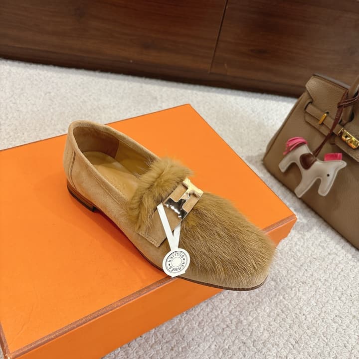 Hermès Mink Suede Loafers & Mules – Autumn/Winter Collection in Pale Tan Suede With Silver Hardware