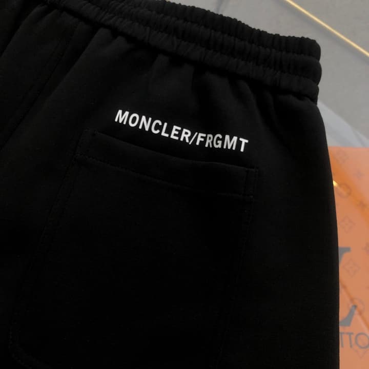 Moncler Spliced Logo Casual Shorts – 2026SS in Classic Black