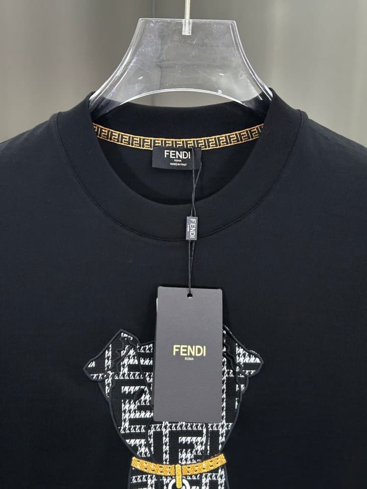 Fendi Logo and Graphic Cotton T-Shirt – 2026SS in Black Dog Graphic