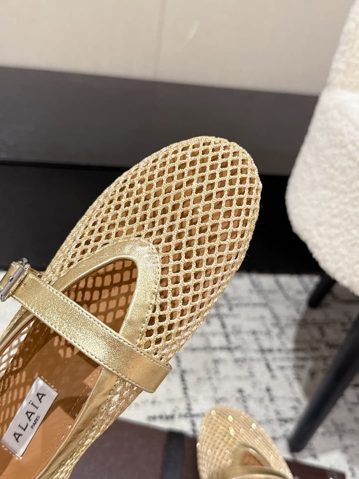 Alaïa Flat Mesh Ballet Flats – 25SS in Golden Beige Mesh