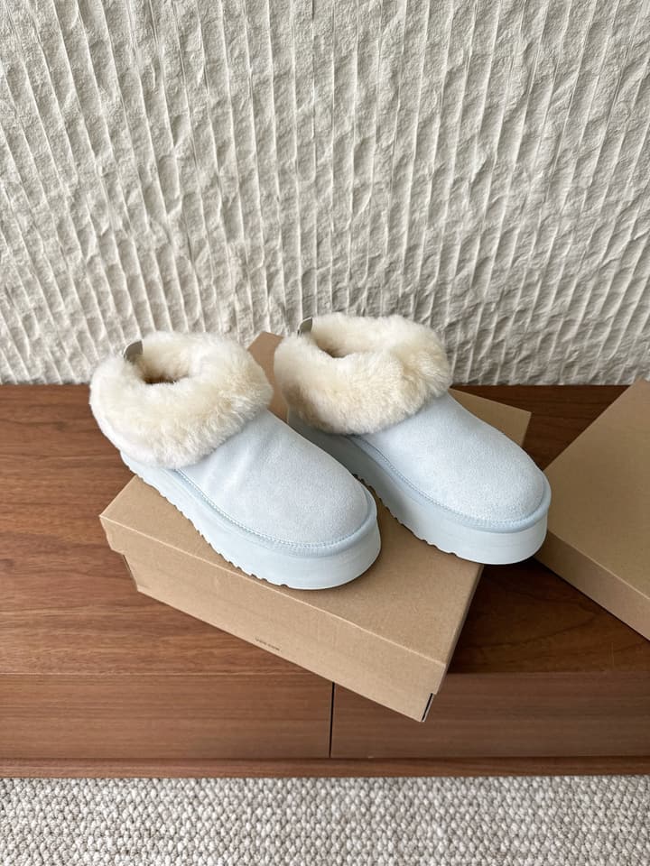 UGG Sheepskin Fur-Lined Slippers – Autumn/Winter Collection in Tall Light Pink With Cream Fur
