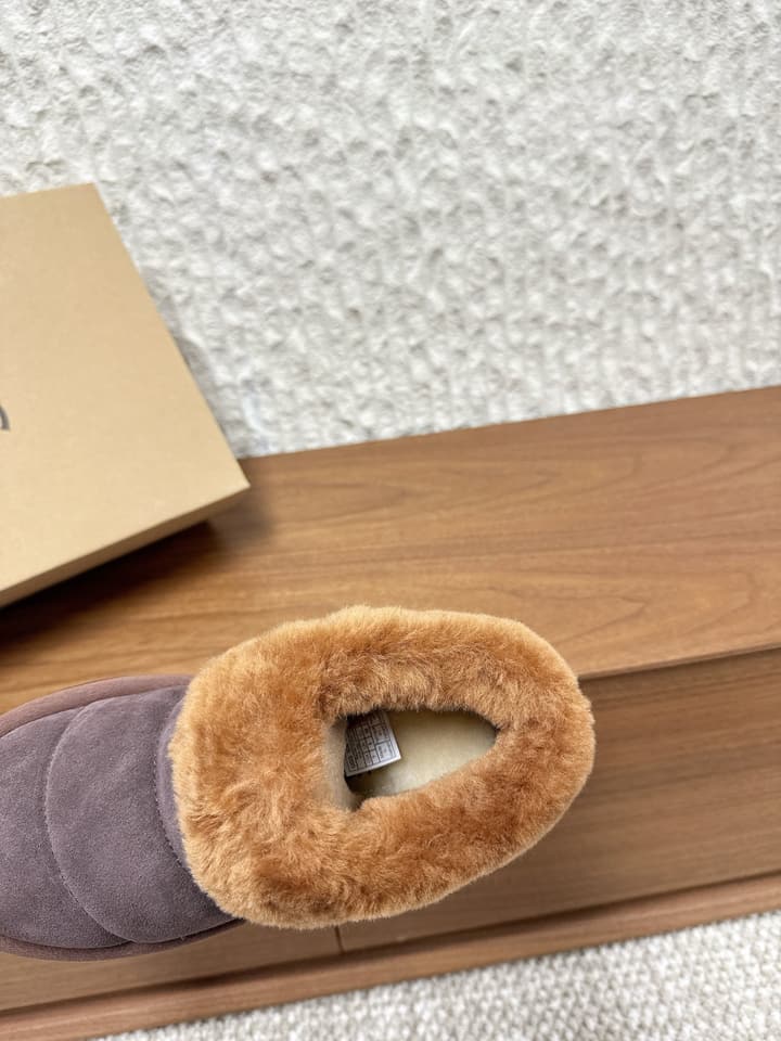 UGG Sheepskin Fur-Lined Slippers – Autumn/Winter Collection in Tall Light Pink With Cream Fur