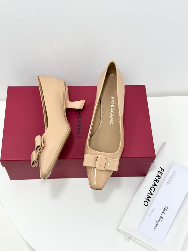 Ferragamo Vara Patent Leather Square Toe Pumps in Black Patent Leather (1cm Heel)