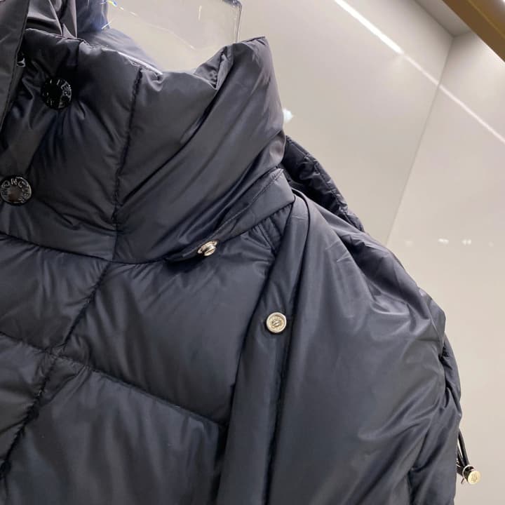 Moncler Goose Down Puffer Jacket – 2025FW in Dark Charcoal