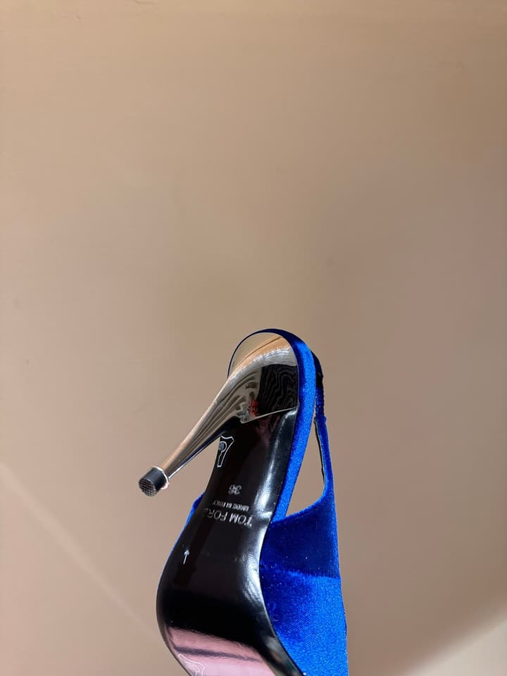 TOM FORD Padlock Velvet Crystal Heeled Sandals – Spring/Summer Collection – 24SS in Black Patent