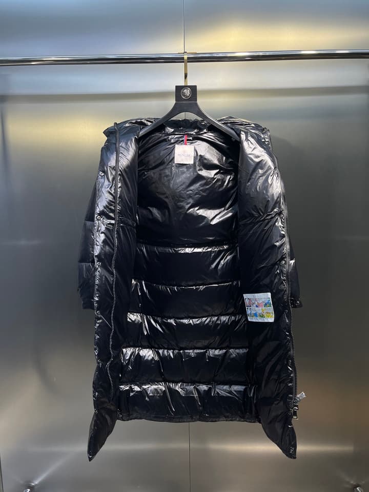 Moncler Cavettaz Long Down Jacket in Black Laqué