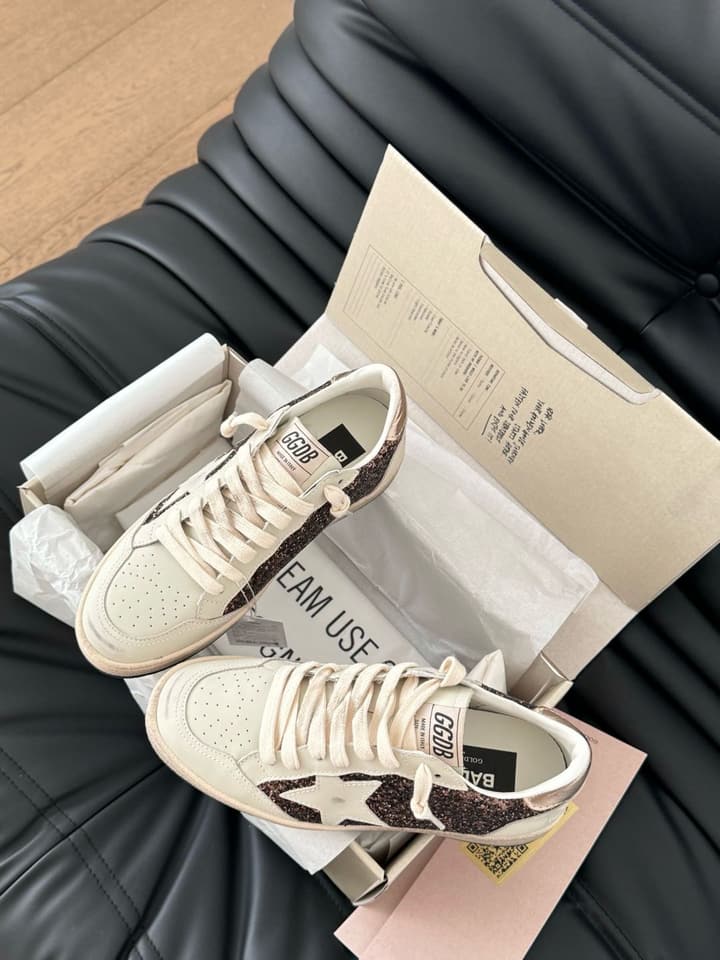 Golden Goose Distressed Graffiti Sneakers – 2024 Collection in Burgundy And White