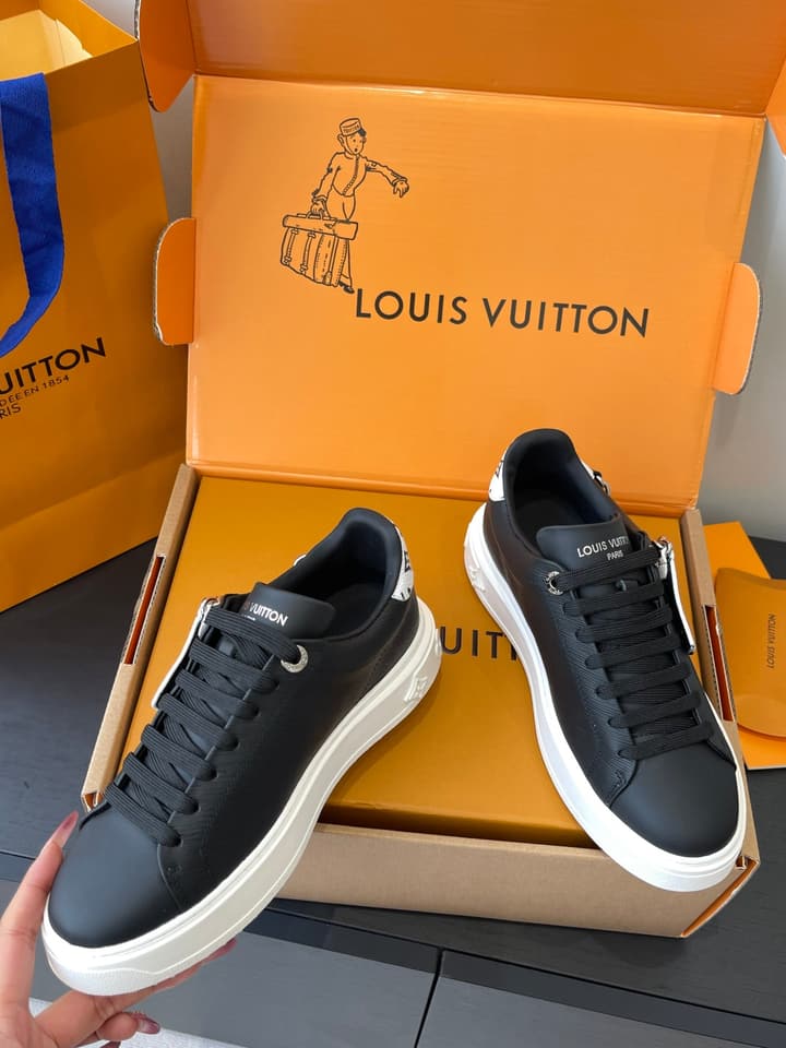 Louis Vuitton Monogram Chain Sneakers – 25SS in Gold