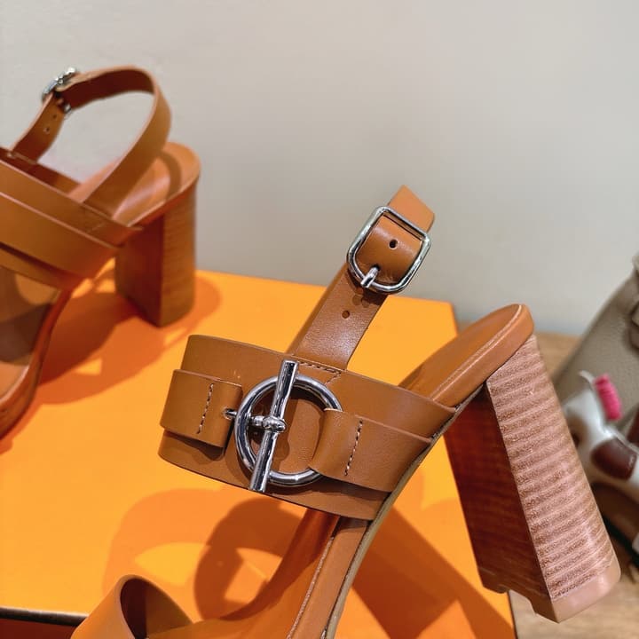 Hermes Color Block Flat Sandals – 2025 New Collection in Black