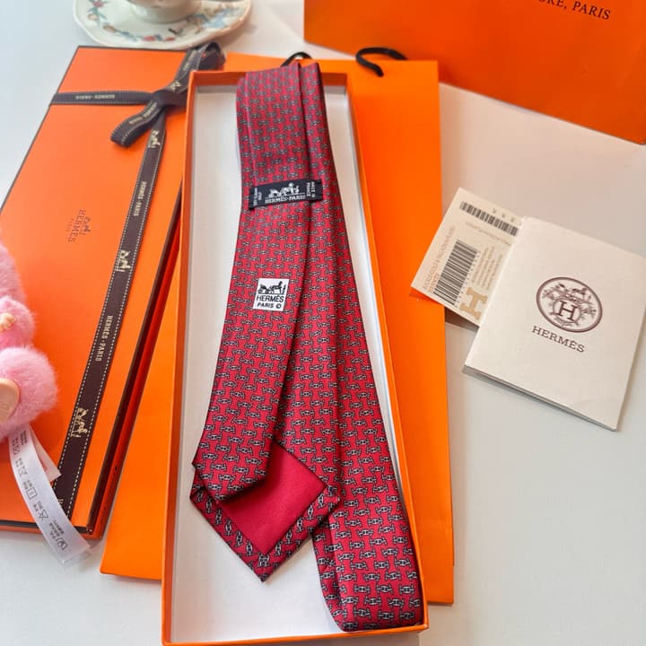 Hermès Men's Silk Tie Series in Dark