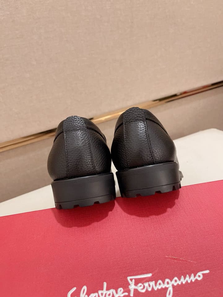 Ferragamo Driving Shoes in Shiny Black Leather