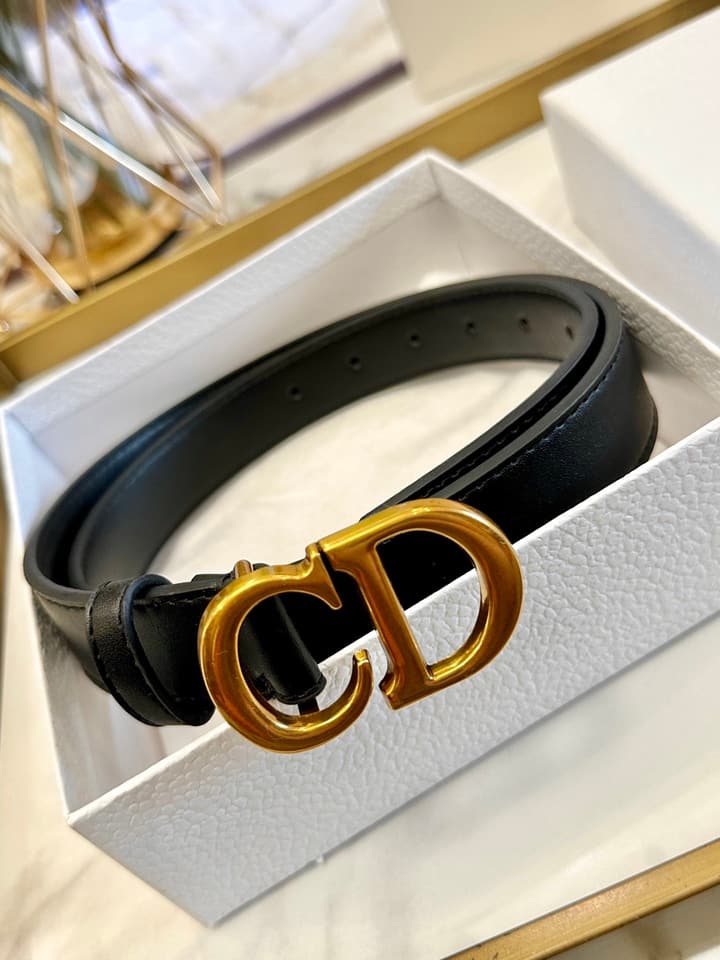 Dior Classic Leather Belt – 3.0cm in Black Leather With Gold Buckle