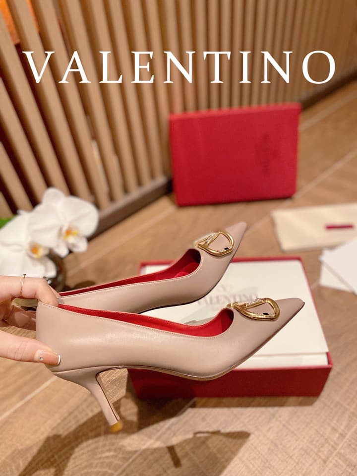 Valentino VLogo Signature Crystal Pumps – 2022 Collection in Black Patent Leather