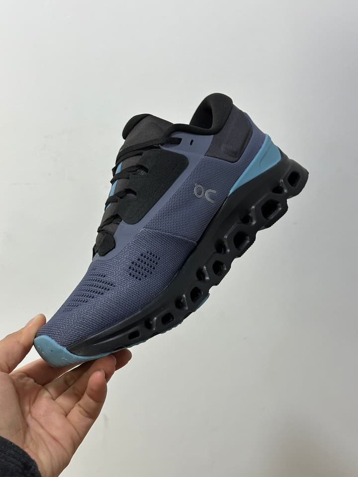 On x Roger Federer Cloudstratus 3 Special Edition Sneakers in All Black Red Accent
