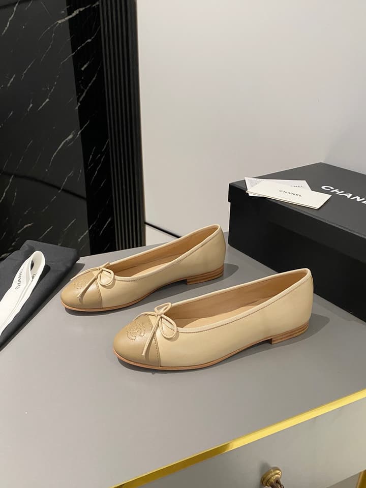 Chanel Classic Ballet Flats in Shiny Black
