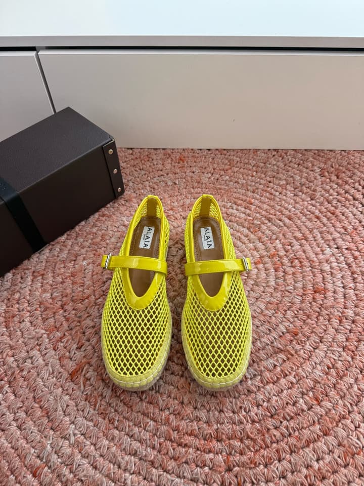 Alaïa Woven Fishnet Mules – 2026 Spring/Summer Collection in Beige